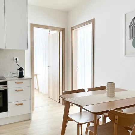Modern Holesovice * Πράγα